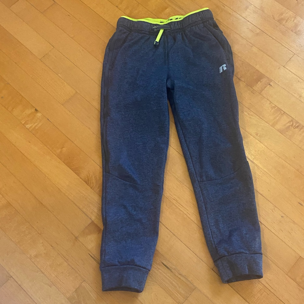 Gray athletic joggers w/ dri-power 360